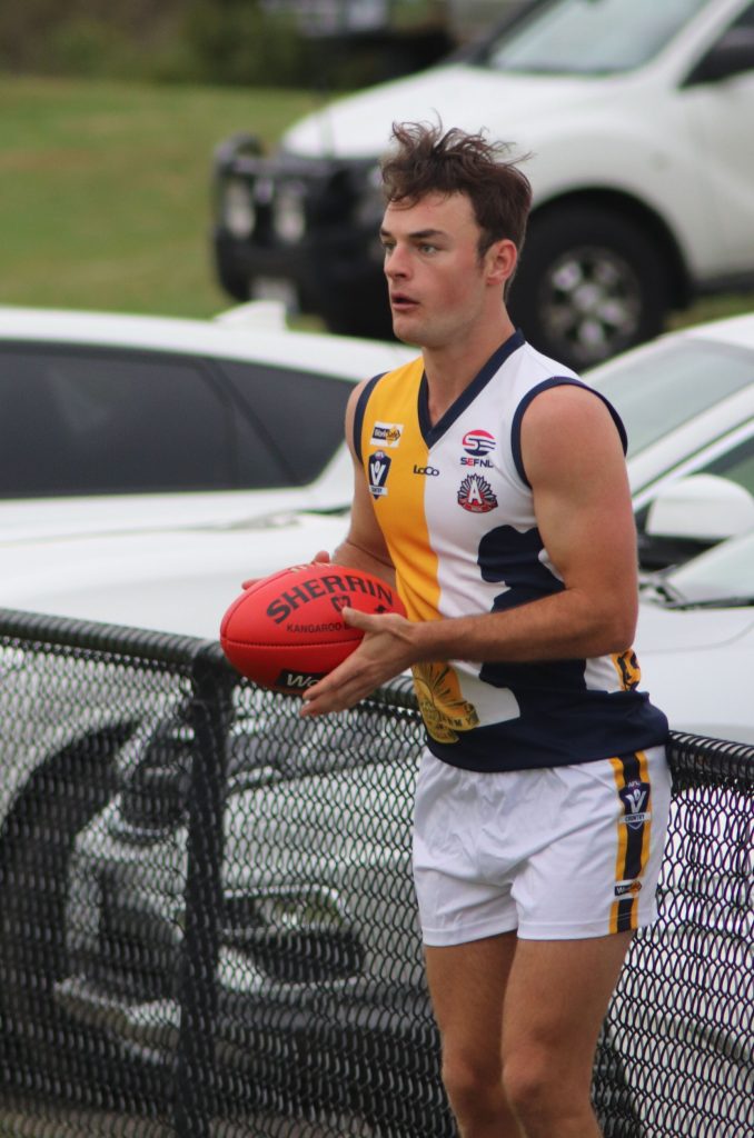 BEACONSFIELD SEASON REVIEW Outer East Football Netball